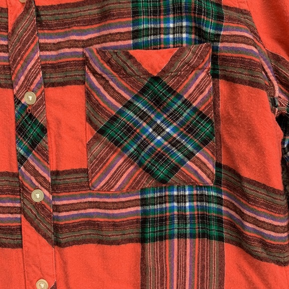 GAP Plaid Flannel Shirt - Picture 2 of 5